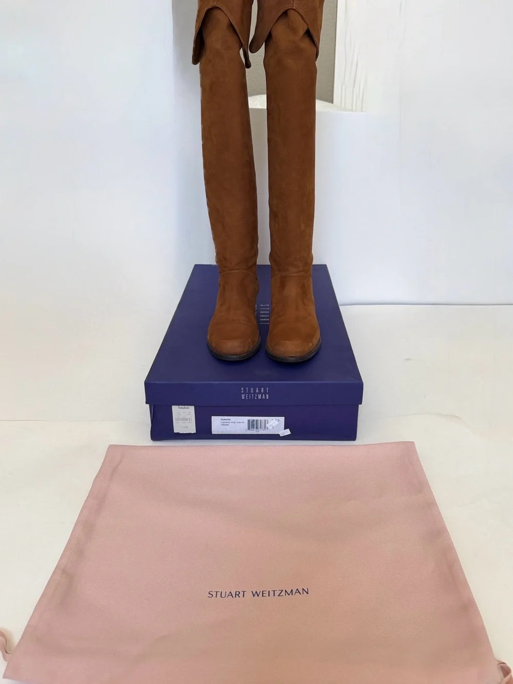 Stuart Weitzman light signs